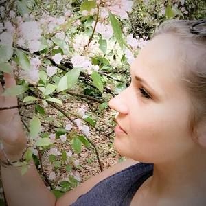 Meet your Posher, Lena