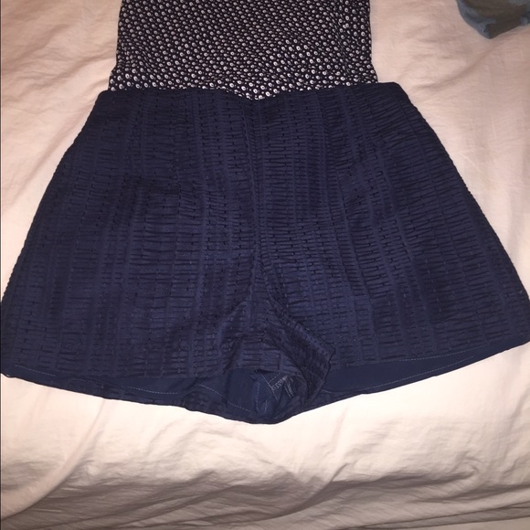 BCbGeneration high waist short in navy blue sz6