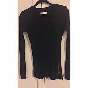 Zip up sides ribbed long sleeve sweater