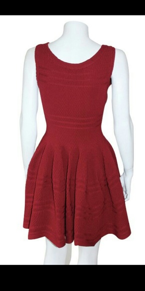 Brocade fit and flare sleeveless Red dress - Picture 2 of 5