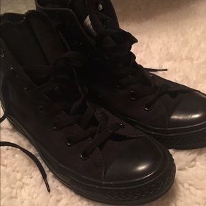 Black hightop converse