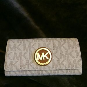 Michael Kors fulton signature wallet