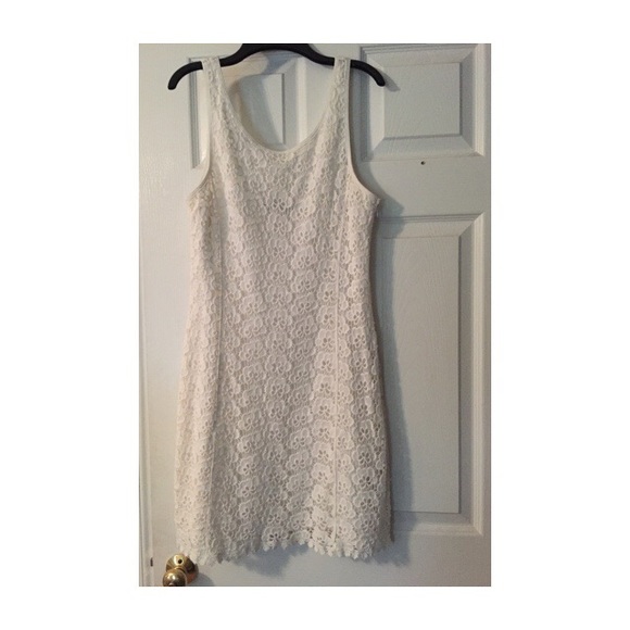 Jennifer Lopez white dress