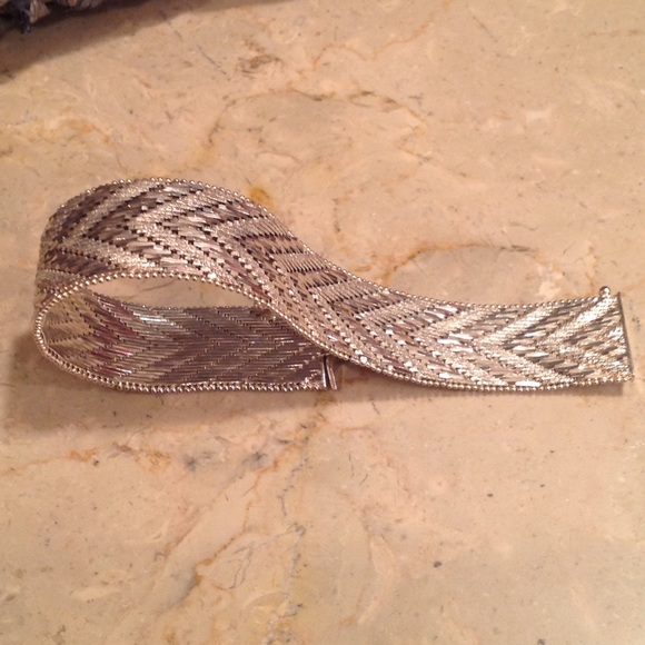 VINTAGE 🤑NWT HEAVY SS CHEVRON ITAIY BRACELET🤑 - Picture 1 of 4