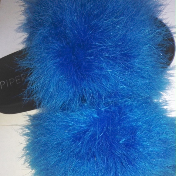 Cookie Monster Fur Slides - Picture 2 of 4