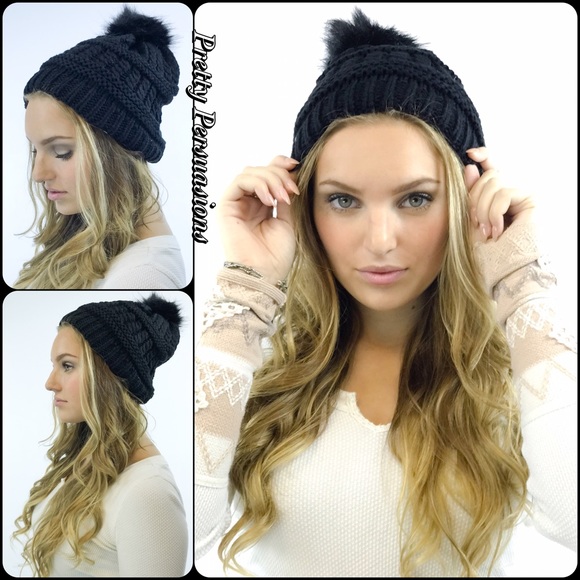 SALE💜NWT Black Pom Pom Slouchy Beanie Hat - Picture 2 of 4