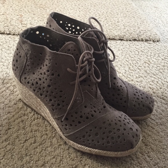 Brand new Toms wedges