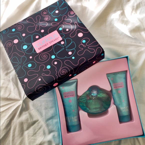 Curious by Britney Spears perfume set