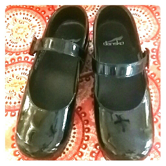 New Danskos  size 36