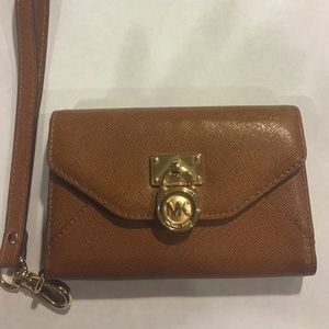 Michael Kors iPhone 4 wristlet