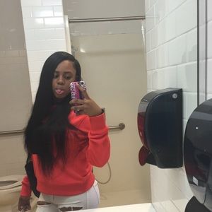 Meet your Posher, Deemeaka