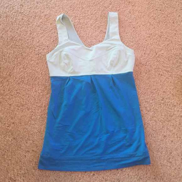 Lululemon tank - Picture 1 of 3