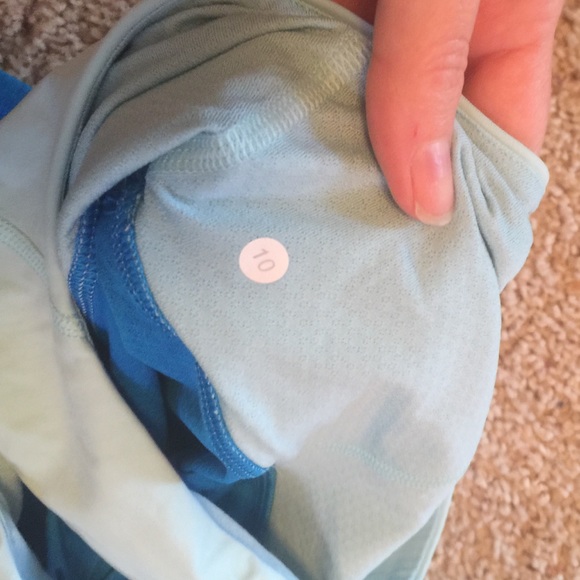 Lululemon tank - Picture 3 of 3