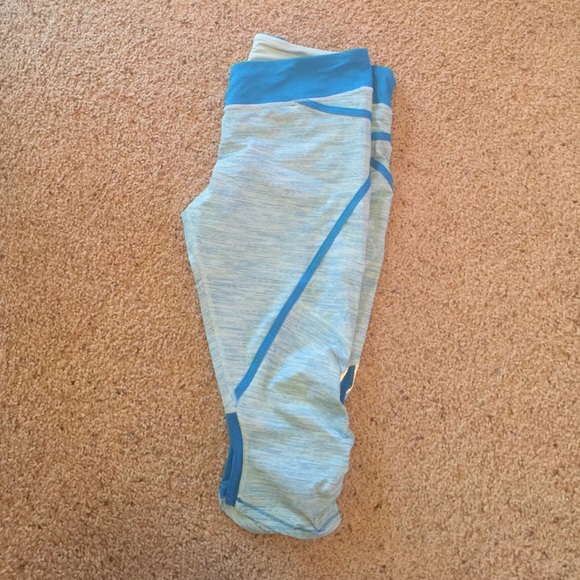 Lululemon crops - Picture 1 of 3