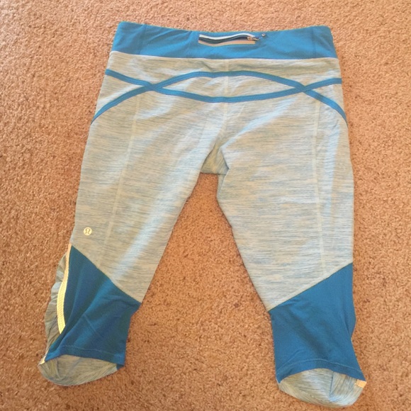 Lululemon crops - Picture 2 of 3