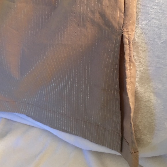 Gold - Picture 3 of 3