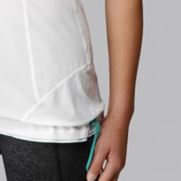 Lululemon Sunset tank, size 6. - Picture 3 of 4