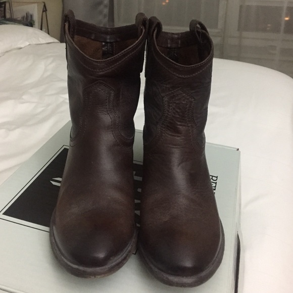 FRYE Carson Shortie Dark Brown Size 7B - Picture 3 of 3