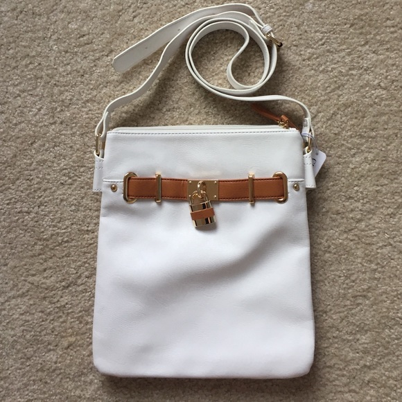 WHITE FAUX LEATHER CROSS BODY BAG