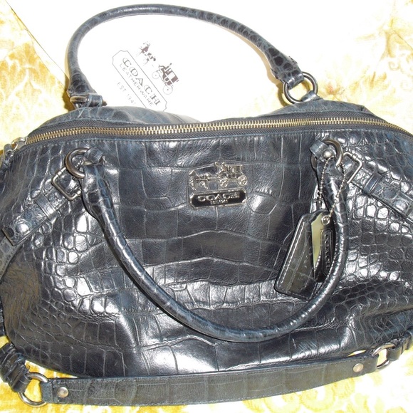 Coach Handbags - 🌹Authentic RARE COACH Madison Convertible Leather