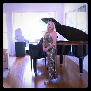 Meet your Posher, Robyn