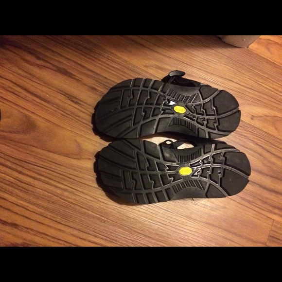 Chacos - Picture 3 of 4