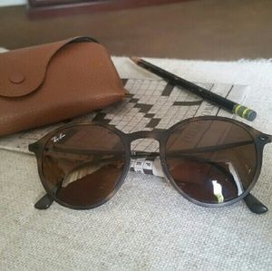 Raybans round tortoise frame