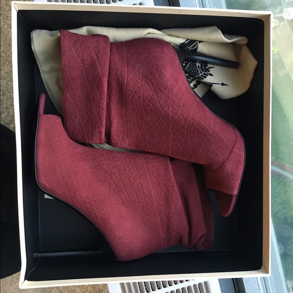 BRAND NEW, Oxblood Burberry Booties!