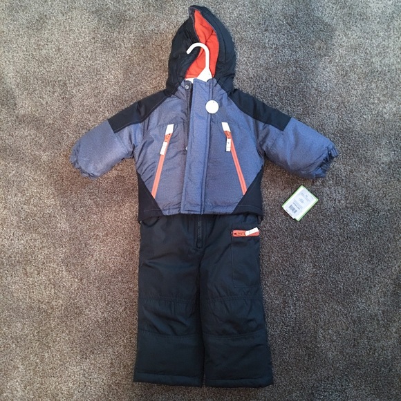 Carters Boys Snowsuit NWT, New with Tags