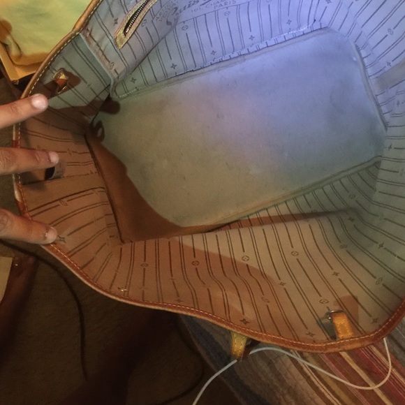 Authentic Neverfull LV Bag - Picture 4 of 4