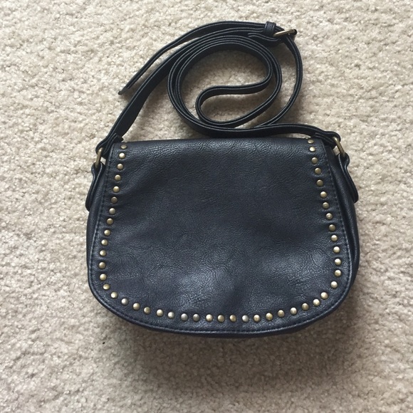 BLACK STUDDED LEATHER BAG