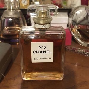 Chanel No 5 perfume