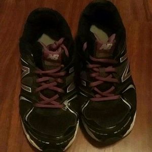 Size 9 women's tennis shoes