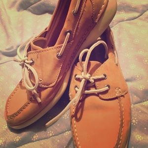 Tan Bass boater shoes. Size 8.5