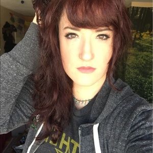 Seeking Grateful Dead t's, Adidas/Nike kicks, ❤😇