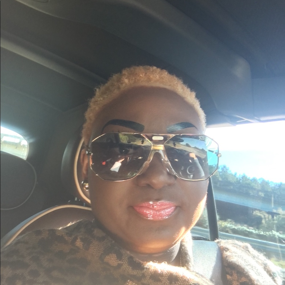 Meet your Posher, Samantha