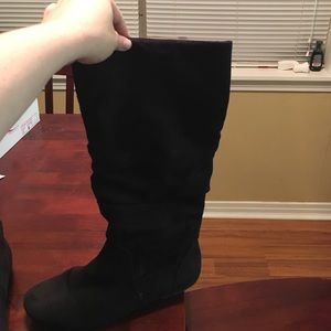 American Eagle Black Suede Boots