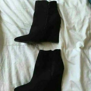 Black wedged booties