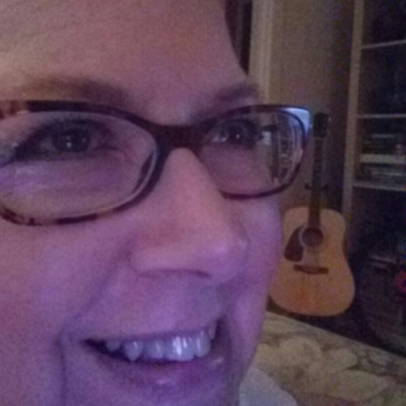 Meet your Posher, Cathy - Picture 2 of 3