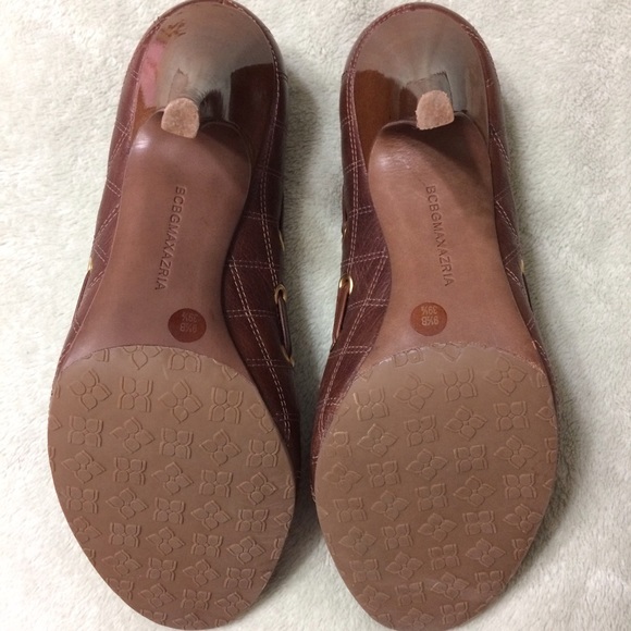 ✨SALE✨BCBGMaxAzria Quilted Leather Patent toe Heel - Picture 3 of 4