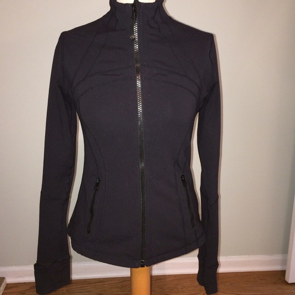 Lululemon black workout jacket