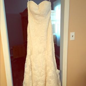 Wedding dress Demetrious