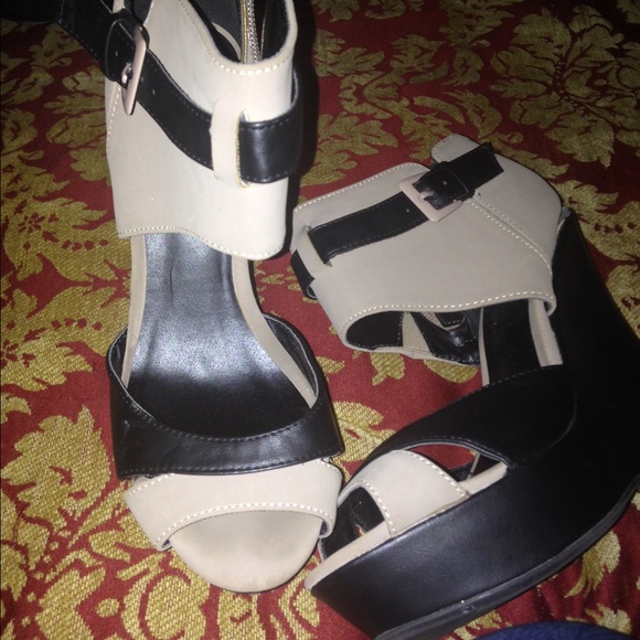 *SOLD* Wedges - Picture 2 of 2
