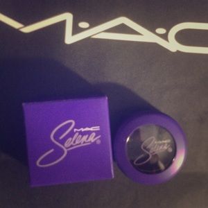 LIMITED EDITION Selena MAC collection eye shadow