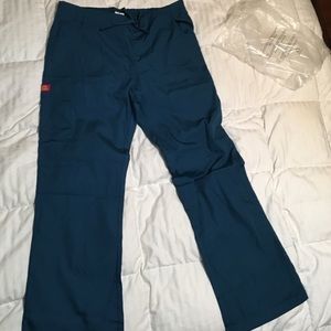 *SOLD* Medium scrubs