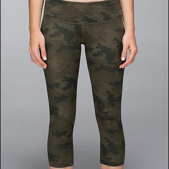 Lululemon wunder under crops sz 8