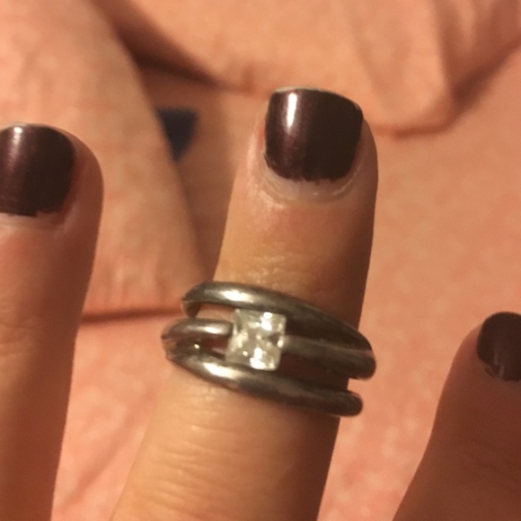 Silver ring - Picture 1 of 1