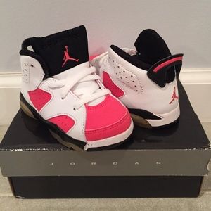 *NEW* Nike Jordan 6 Retro Kids, White/Pink