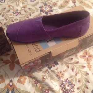 Brand New Toms