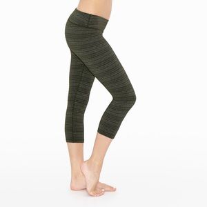 Beyond Yoga Stripe Hype Capri's
